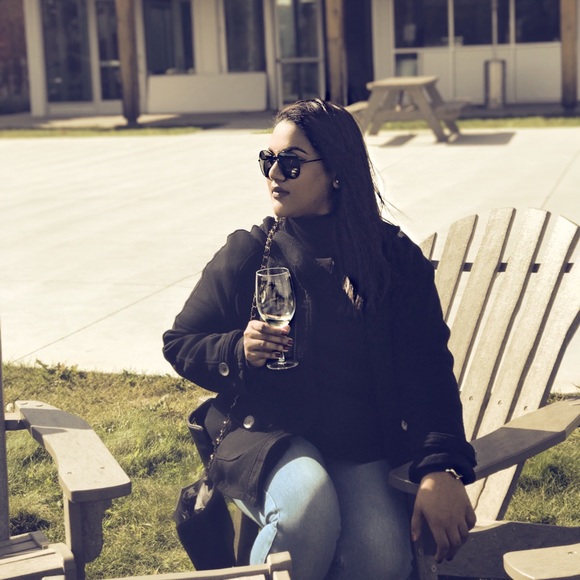 Meet your Posher, Aliya - Picture 2 of 6